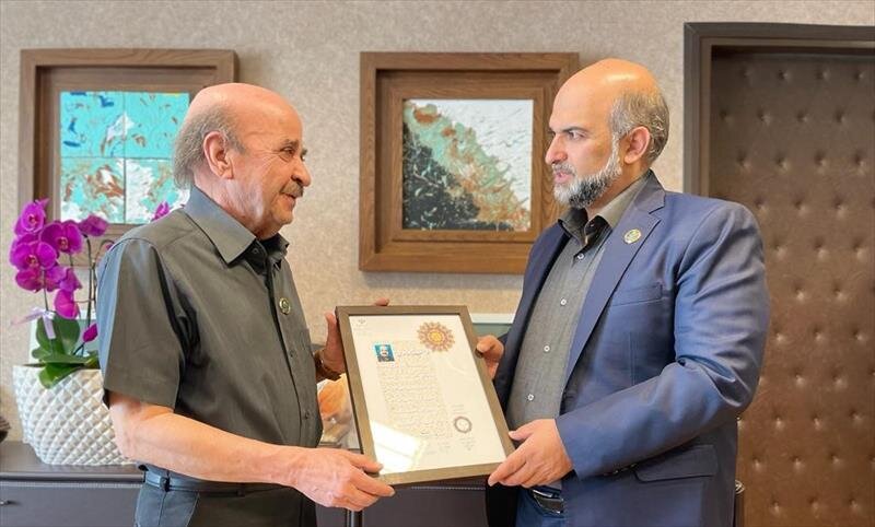 ابوالفضل رازانی نظام العلمائی گواهینامه درجه یک هنری گرفت