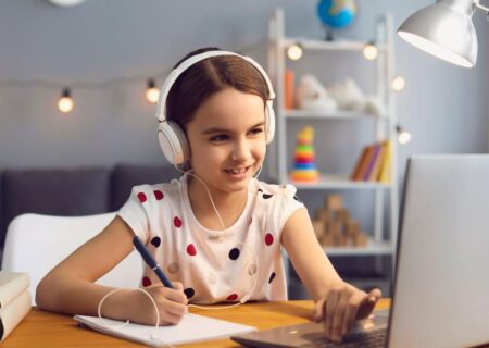 تماشای صفحه نمایش از نزدیک به چشم‌‌ آسیب می‌زند؟
