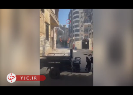 سقوط خبرنگار از روی برج بر اثر موج انفجار بمب رژیم صهیونیستی