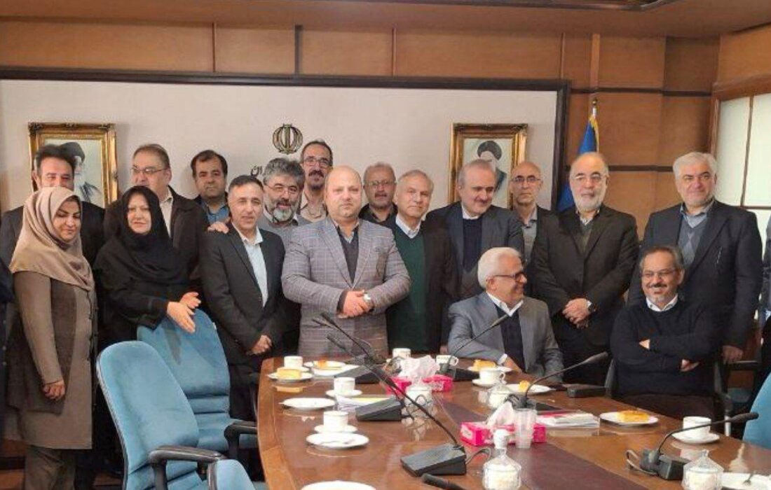 آیین تکریم مسئول دفتر معاون امور رسانه‌ای وزارت فرهنگ و ارشاد اسلامی برگزار شد