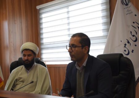 فرماندار بویین میاندشت: جایگاه روابط عمومی‌ها می‌تواندبسیاری از مشکلات اداری را حل کند
