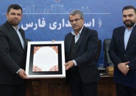 آیین تکریم و معارفه مدیران کل روابط عمومی استانداری فارس برگزار شد