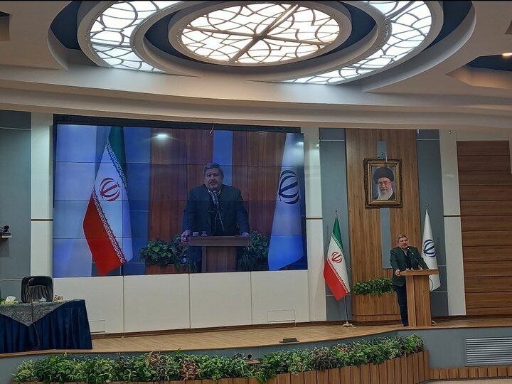 باید با استفاده از تمام ابزارهای جدید و نوین اطلاع‌رسانی کنیم