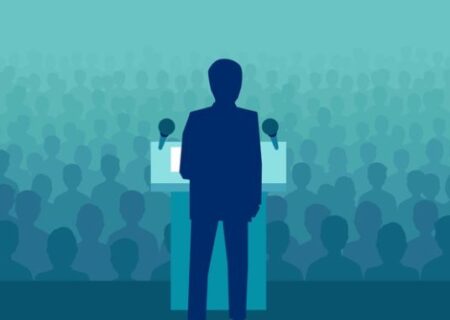 افزایش اعتماد به نفس در سخنرانی عمومی با ۷ ترفند زبان بدن