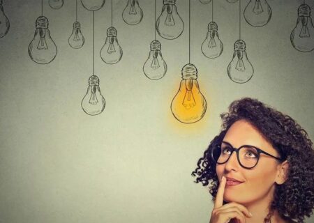 ۷ دلیل که درونگرا بودن هدیه‌ای برای جامعه است