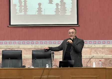 شکری خانقاه: «انطباق پذیری، کلید موفقیت در روابط اجتماعی و ارتباطات میان فردی است»