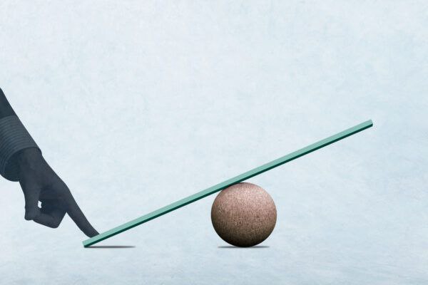  تأثیر سوگیری رسانه ای بر پوشش خبری و راه‌کارهای مقابله با آن در روابط عمومی