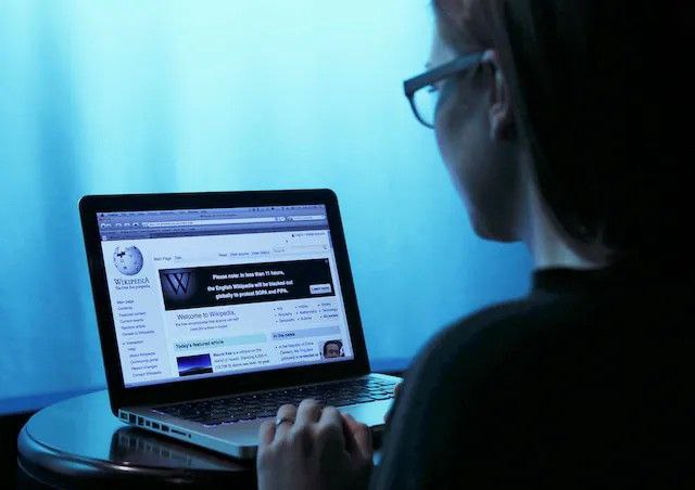 وکیل آمریکایی ویکی‌پدیا را به «تبلیغ» متهم کرد و وضعیت
غیرانتفاعی آن را تهدید کرد